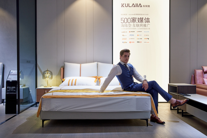 一(yī)間(jiān)房(fáng)  容納人(rén)生(shēng)的(de)溫柔與缱绻