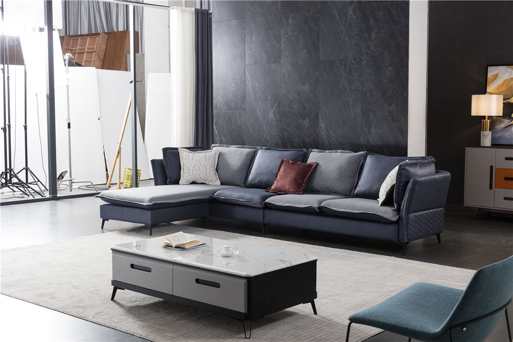 客廳五金(jīn)家(jiā)具 — 做(zuò)一(yī)個(gè)會(huì)體(tǐ)貼你(nǐ)的(de)布藝沙發品牌