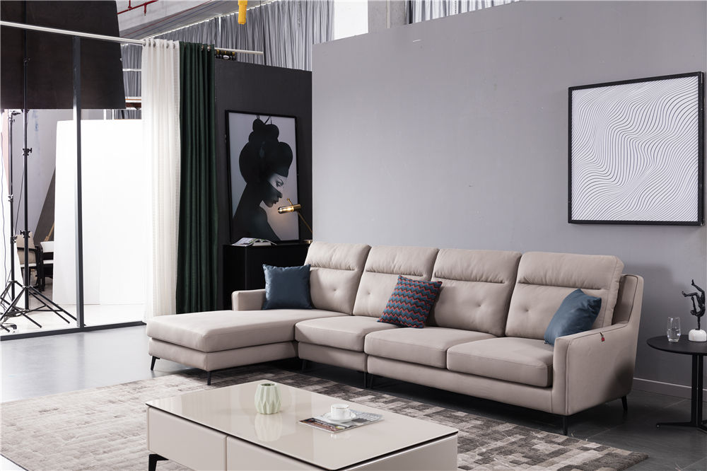 客廳五金(jīn)家(jiā)具 — 簡約家(jiā)居風(fēng)，永不(bù)過時(shí)的(de)格調