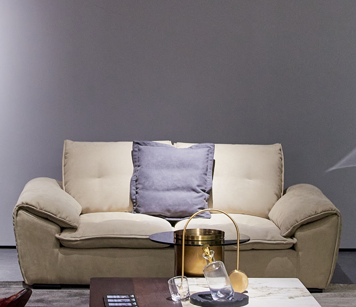 極簡客廳  低(dī)調奢華